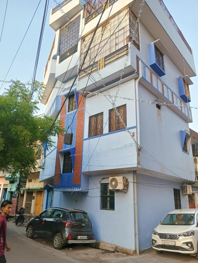 Trinetra Inn Varanasi Exterior foto